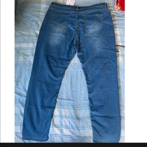 Boohoo high waisted jeans size 18